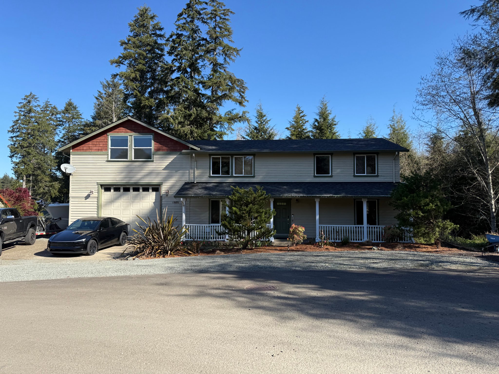 Rockaway Beach House: 1601 N 4th Ave