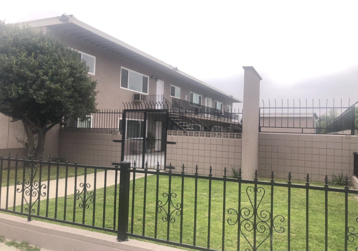 Montclair House: 5461 Kingsley St