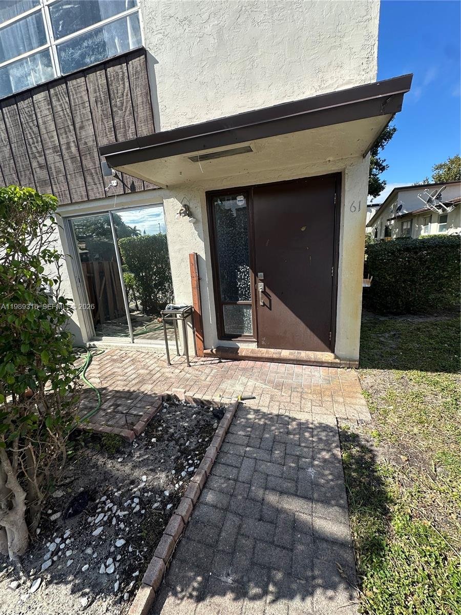 Pompano Beach Townhome: 3201 NW 4th Ter
