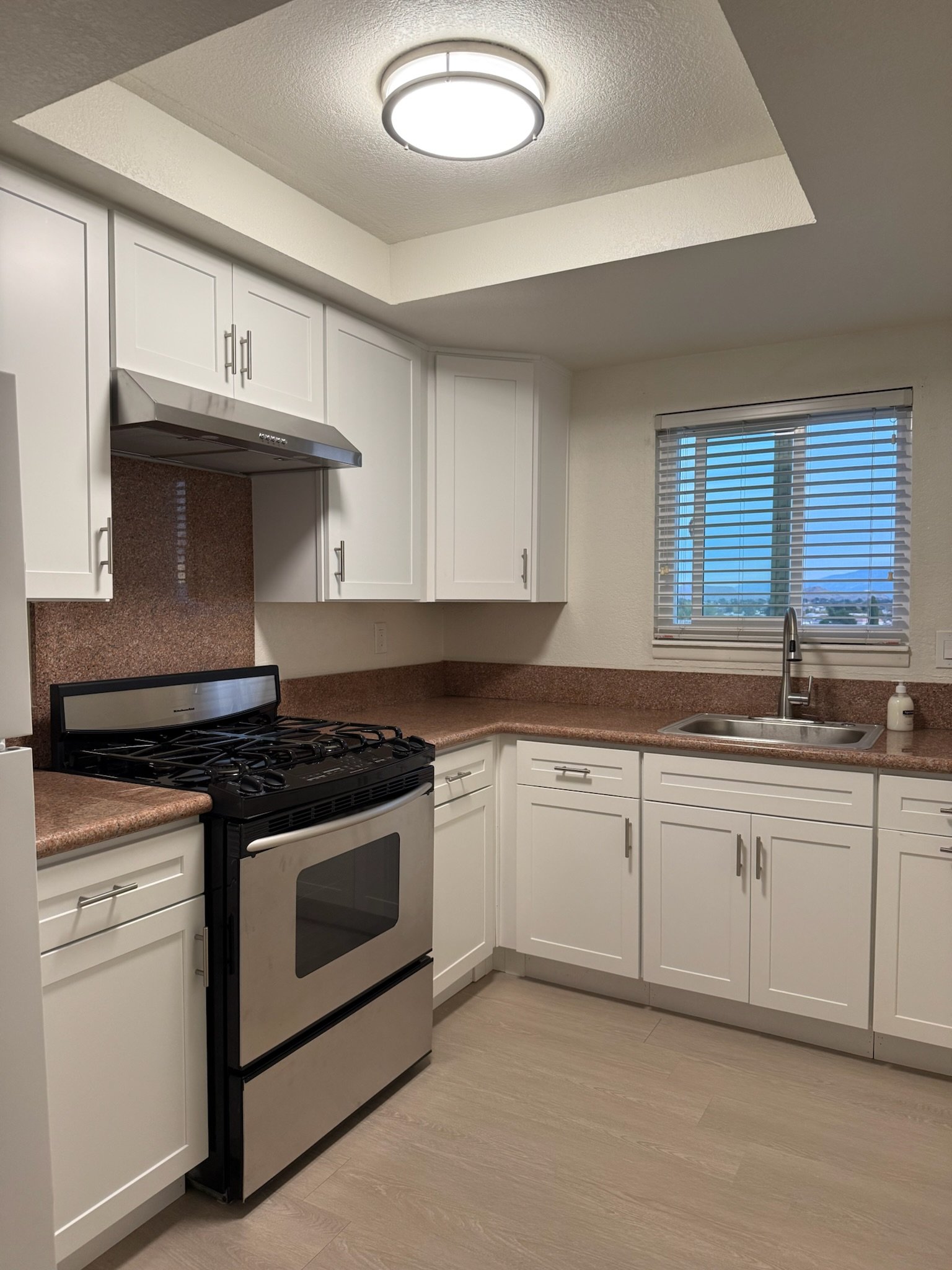 Apple Valley Apartment: 16321 Siskiyou Rd