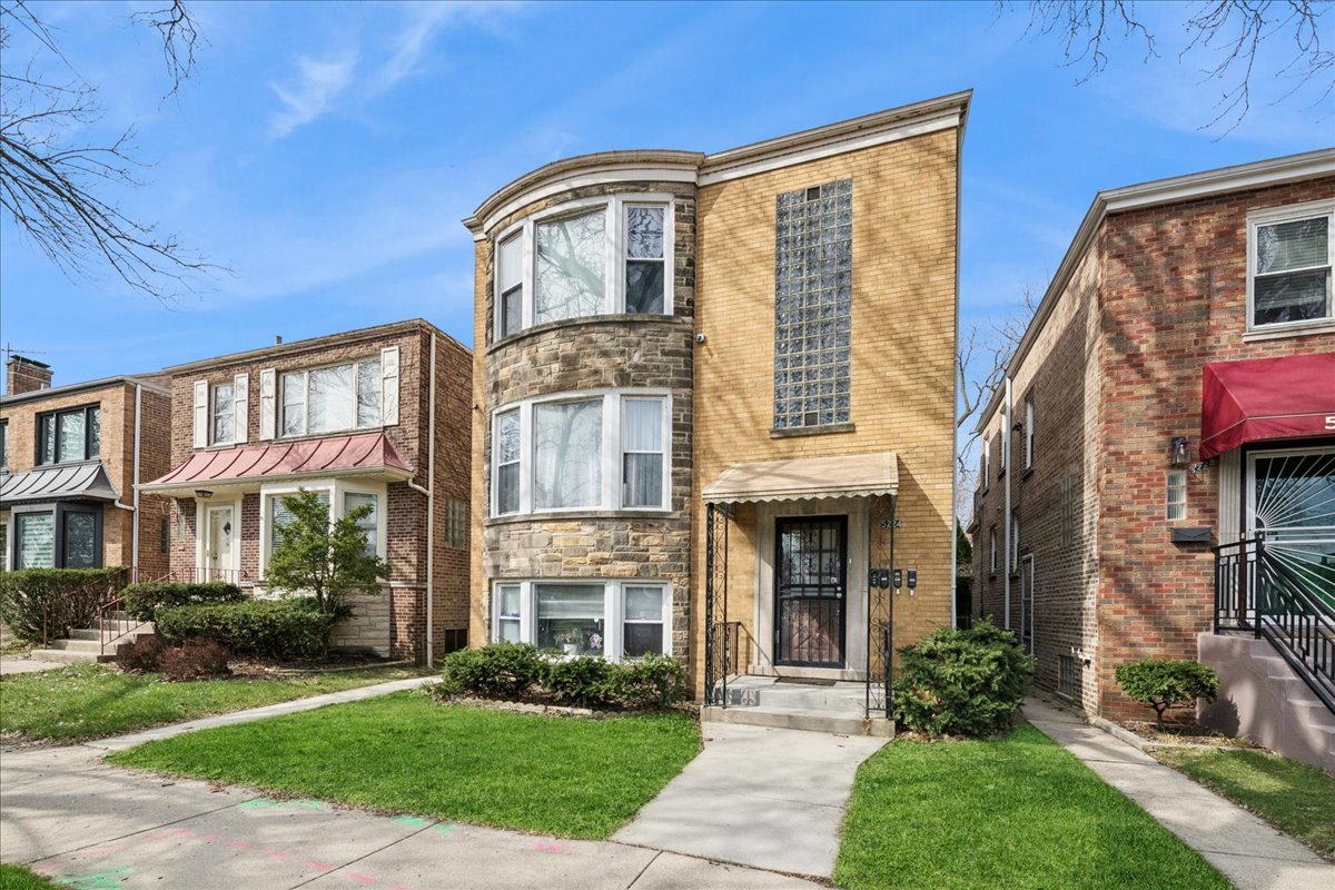 Chicago Condo: 5224 N Virginia