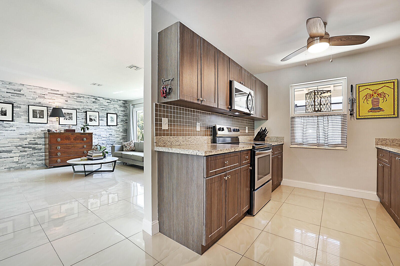 Boca Raton House: 441 NE 24th Street