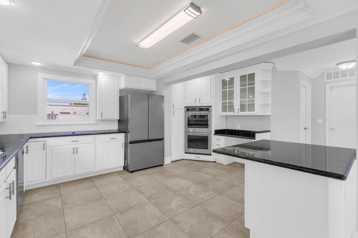 Boca Raton House: 1180 SW 17th Street