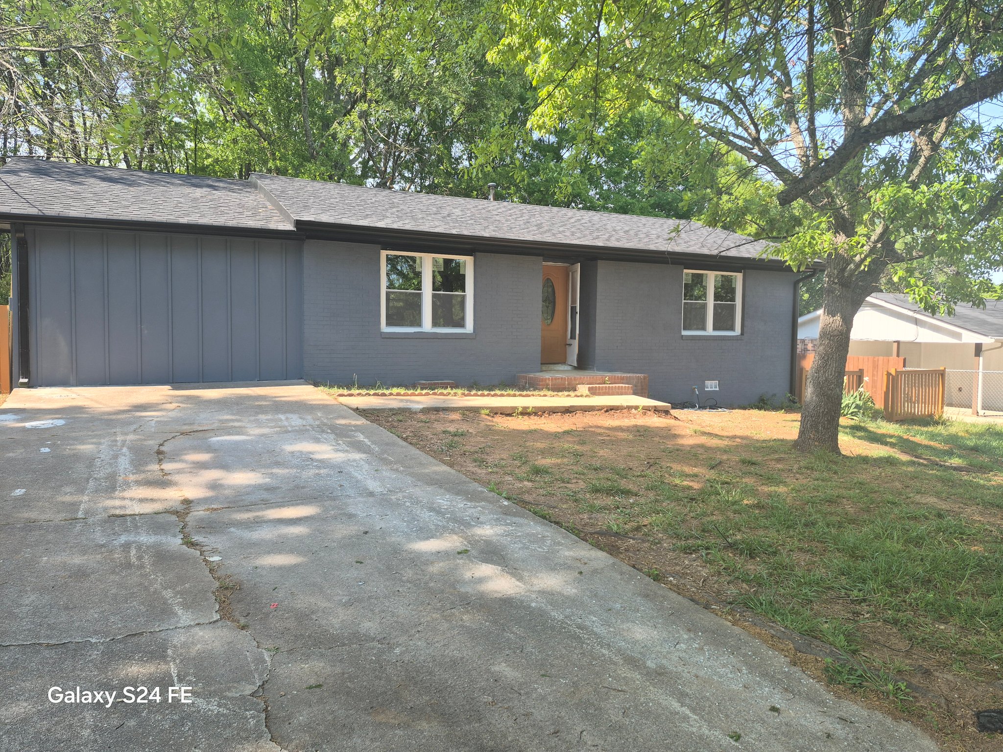 Winder House: 120 N Williamson St