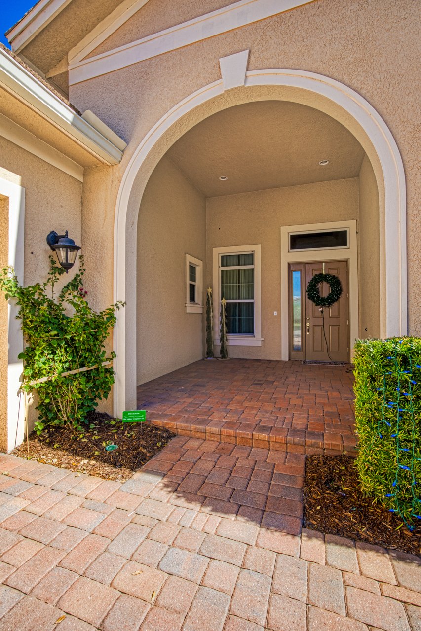Fort Myers House: 13866 Woodhaven Cir