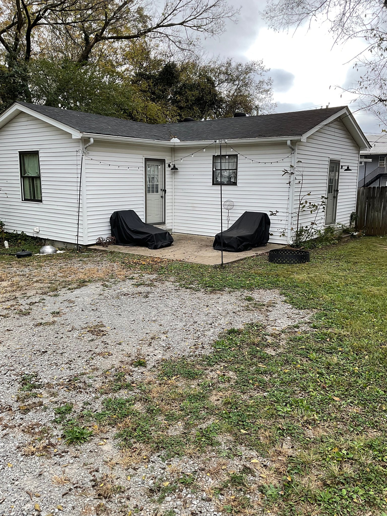 Fayetteville House: 212 Washington St W