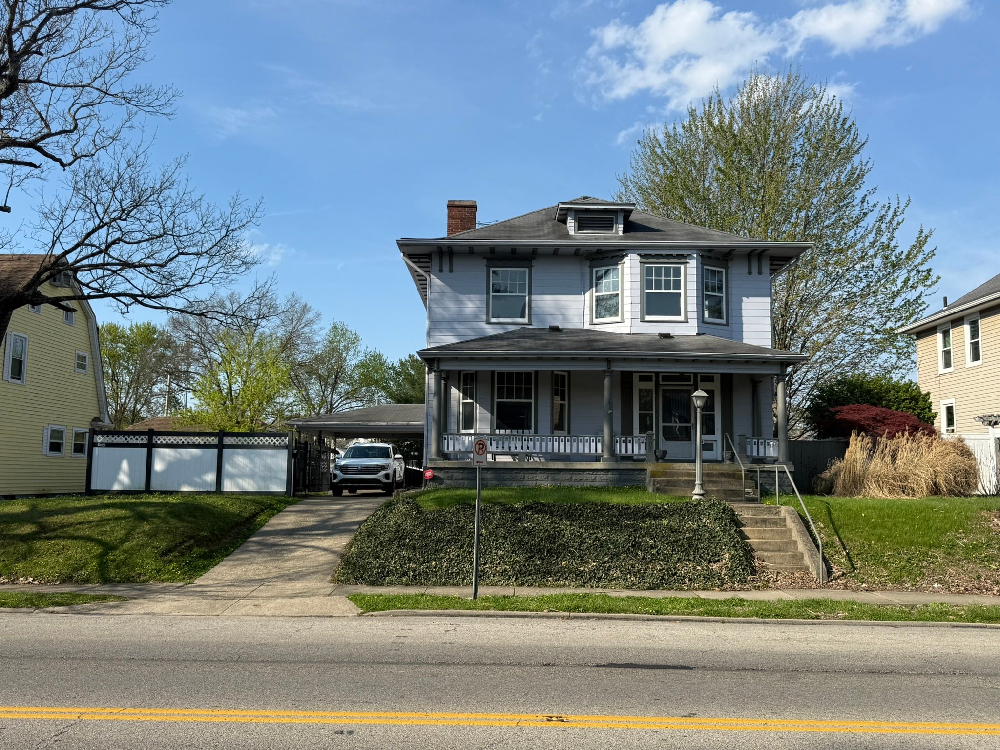 Hamilton House: 907 Main St