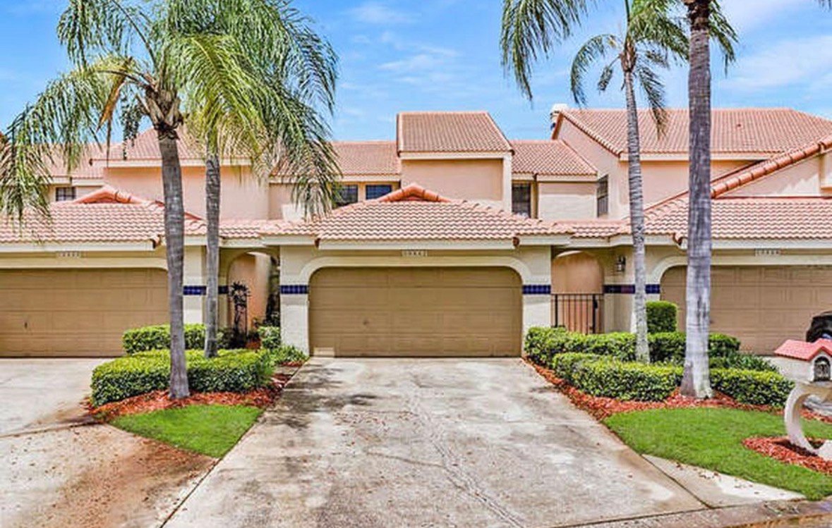 Tampa Condo: 10442 Saint Tropez Pl
