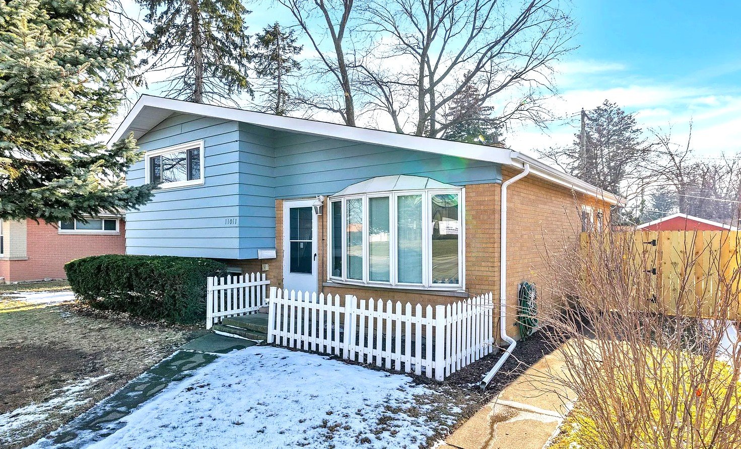 Westchester House: 11011 W Roosevelt Rd