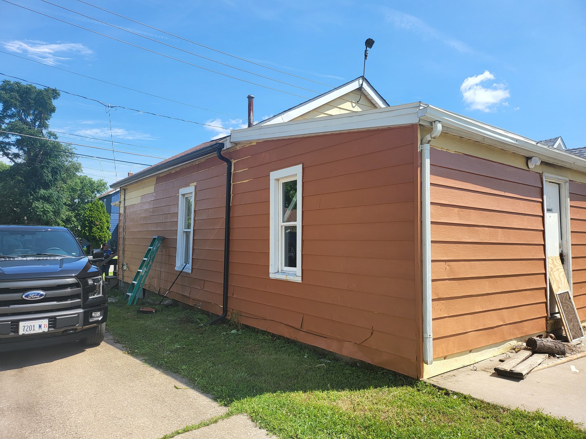 Rock Island House: 918 5th Ave