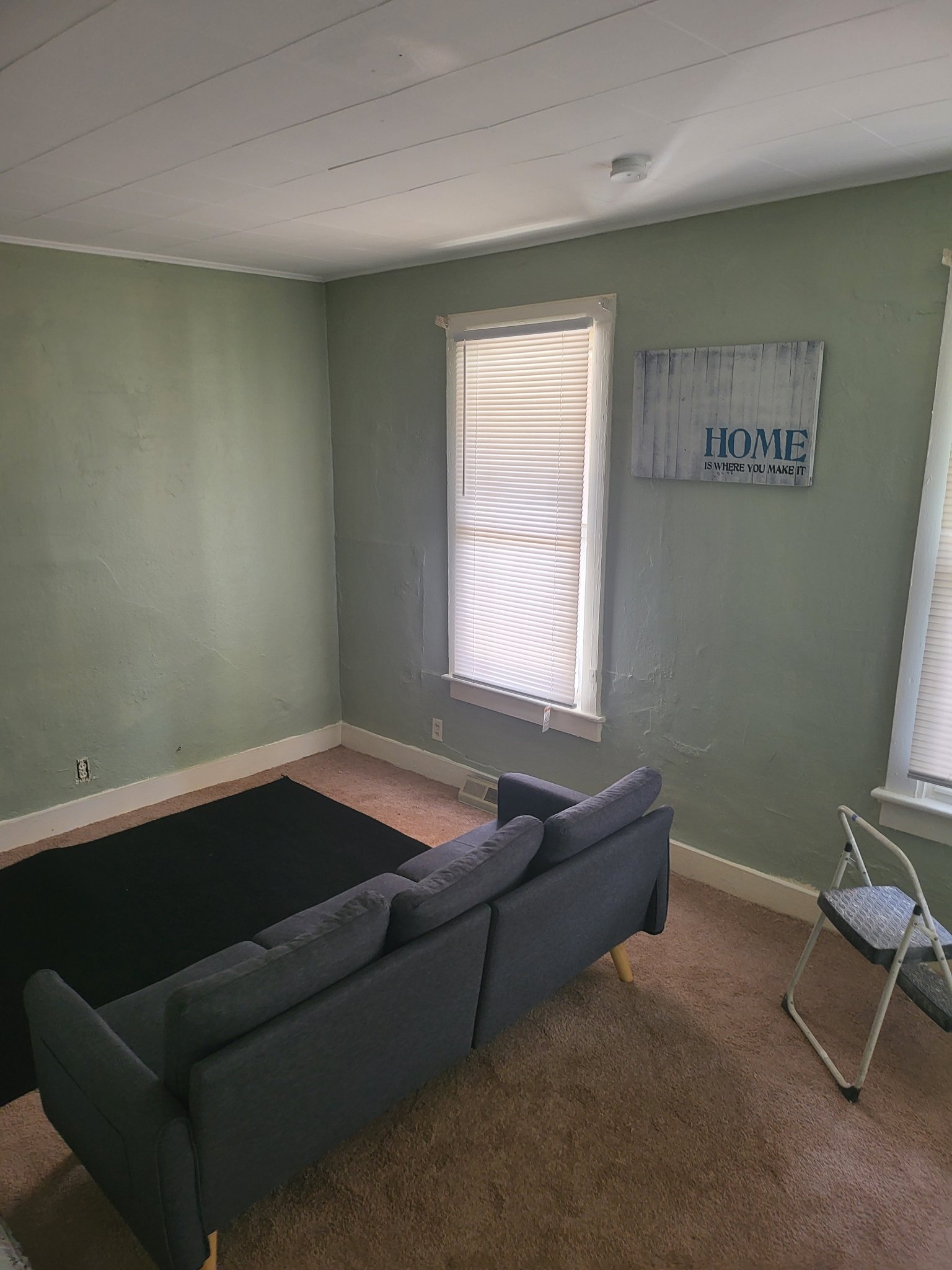 Rock Island House: 918 5th Ave
