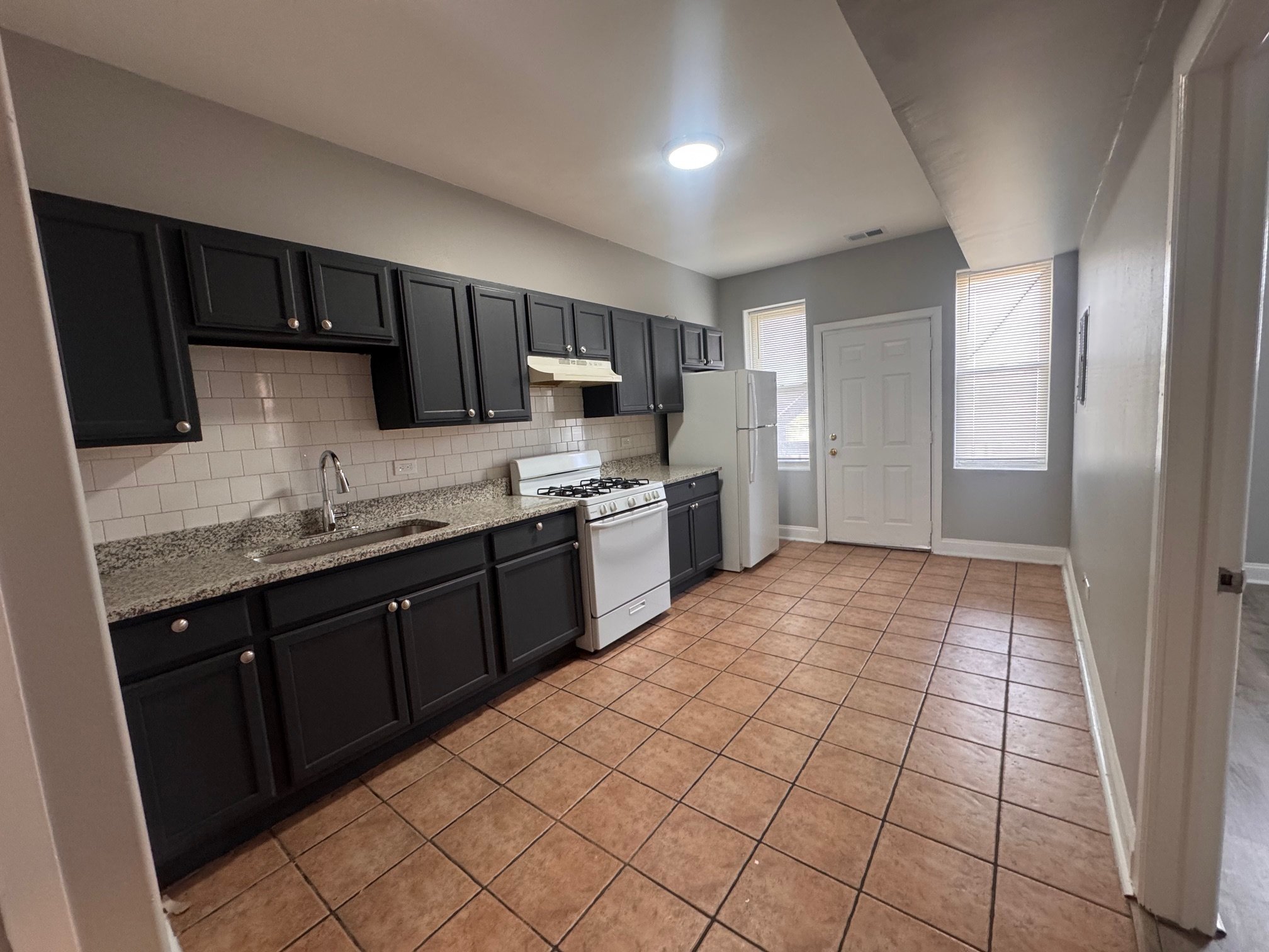 Chicago Apartment: 525-527 N Homan