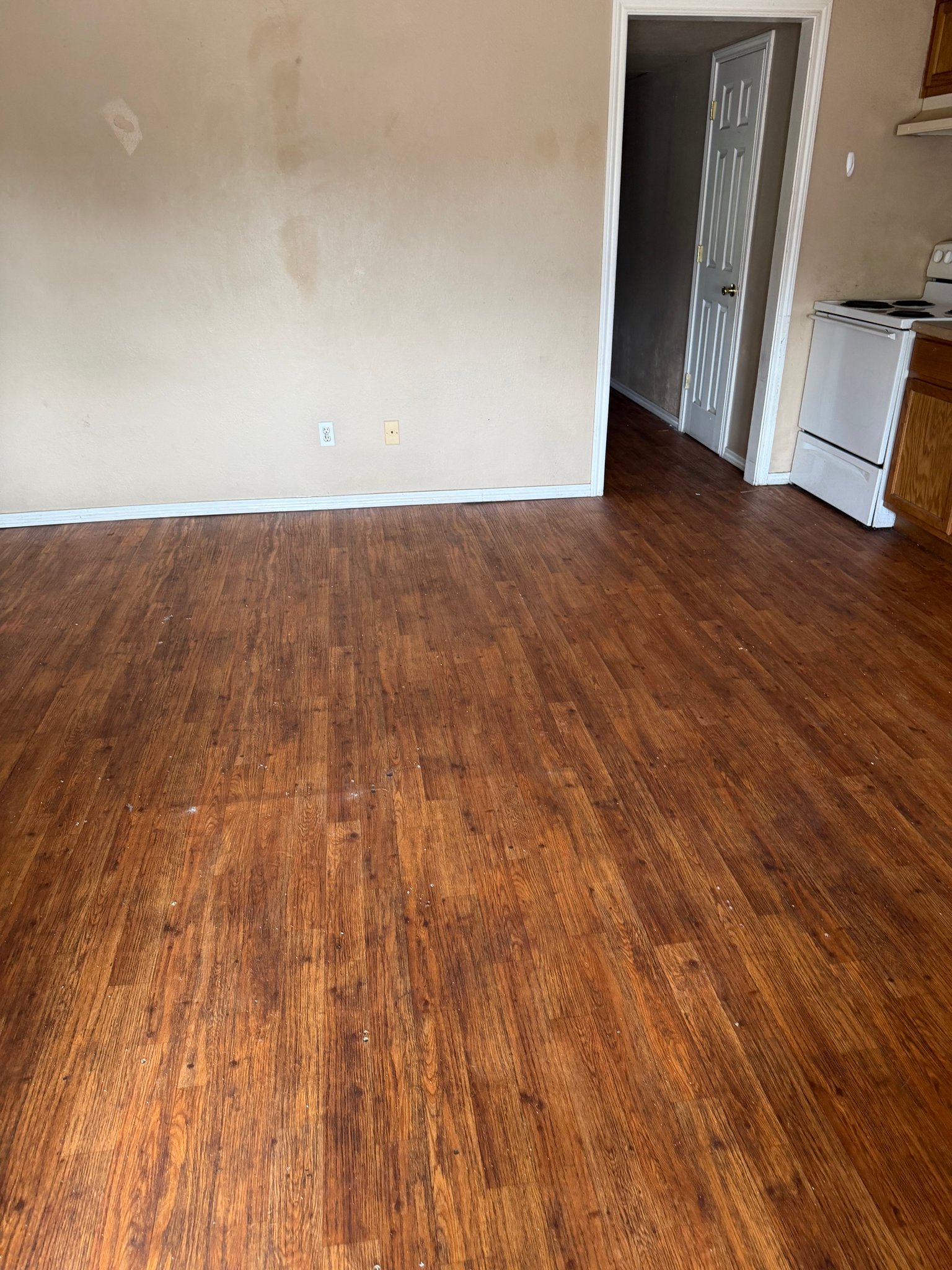 Paris Apartment: 750 bonham st