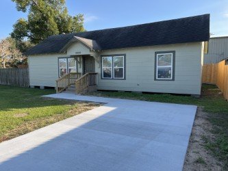 Bay City House: 3606 Lily St.