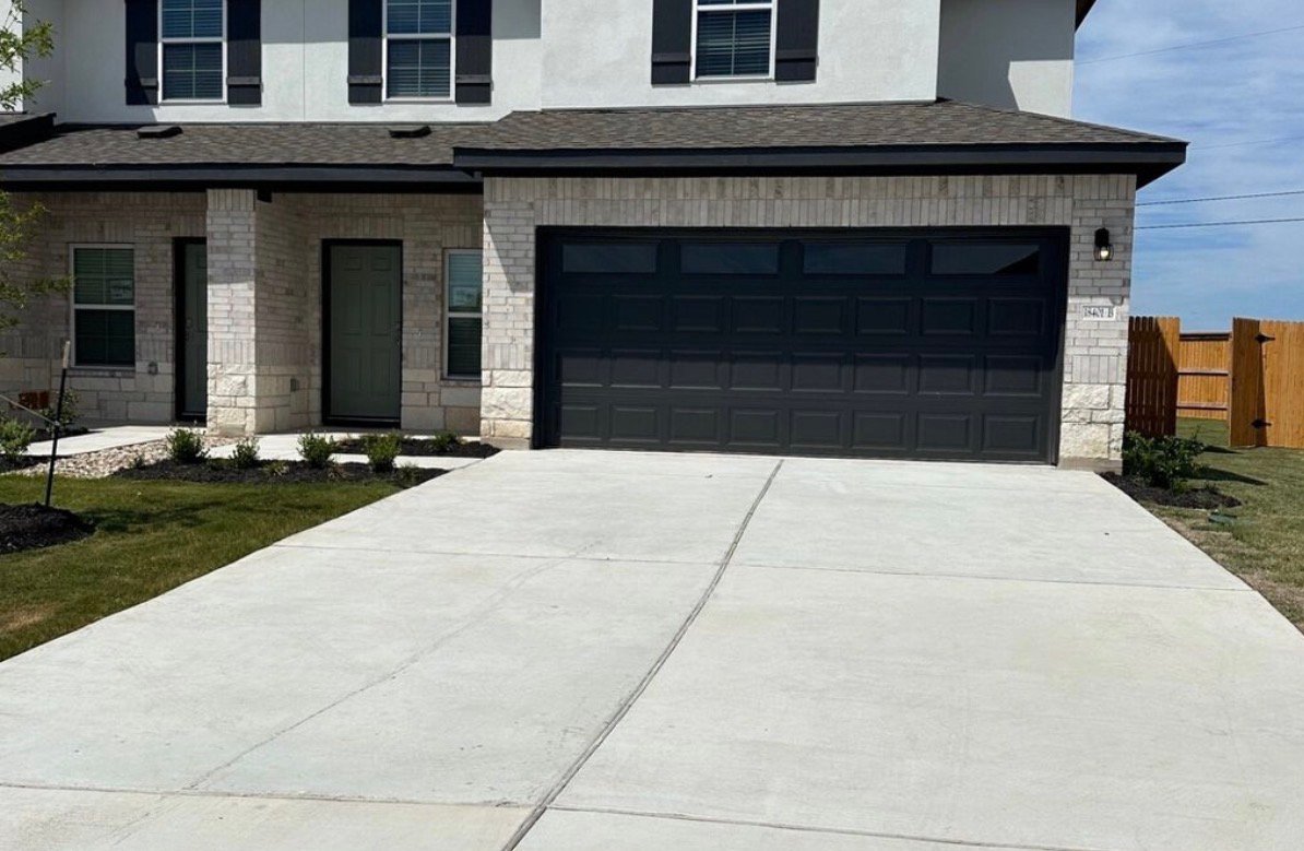 Manor Townhome: 18412 Cremello Dr