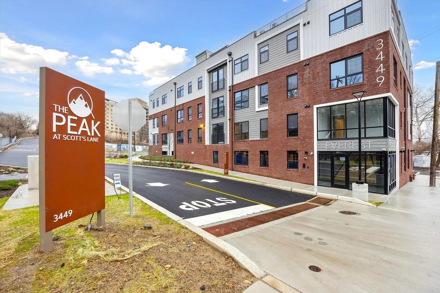 Philadelphia Apartment: 3449 Scotts Ln