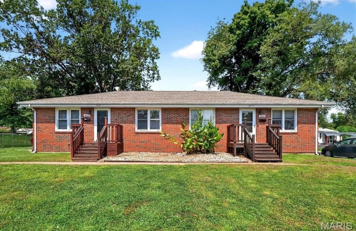 Alton Multiplex: 3868-3870 Western Avenue