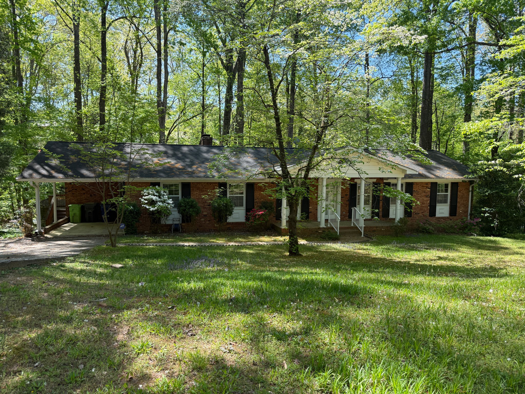 Raleigh House: 1009 Temple Street