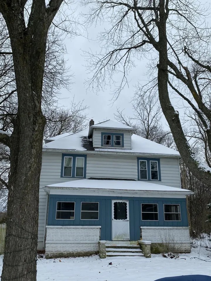 New Berlin House: 3505 S Racine Ave