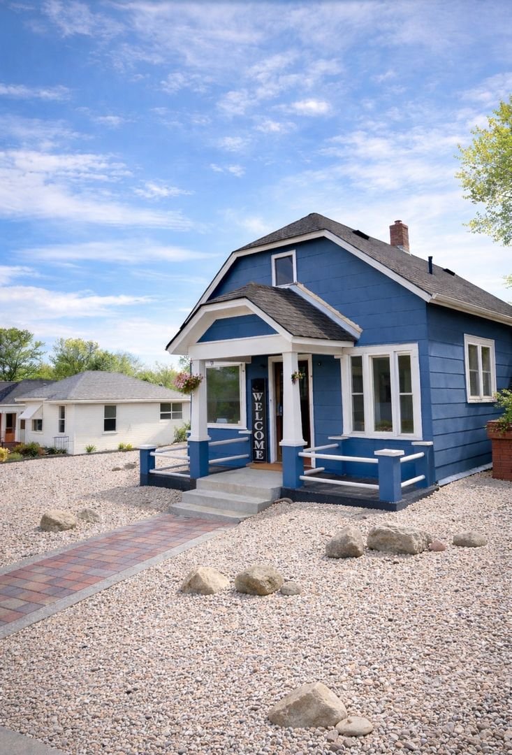 Pueblp House: 928 Box Elder St