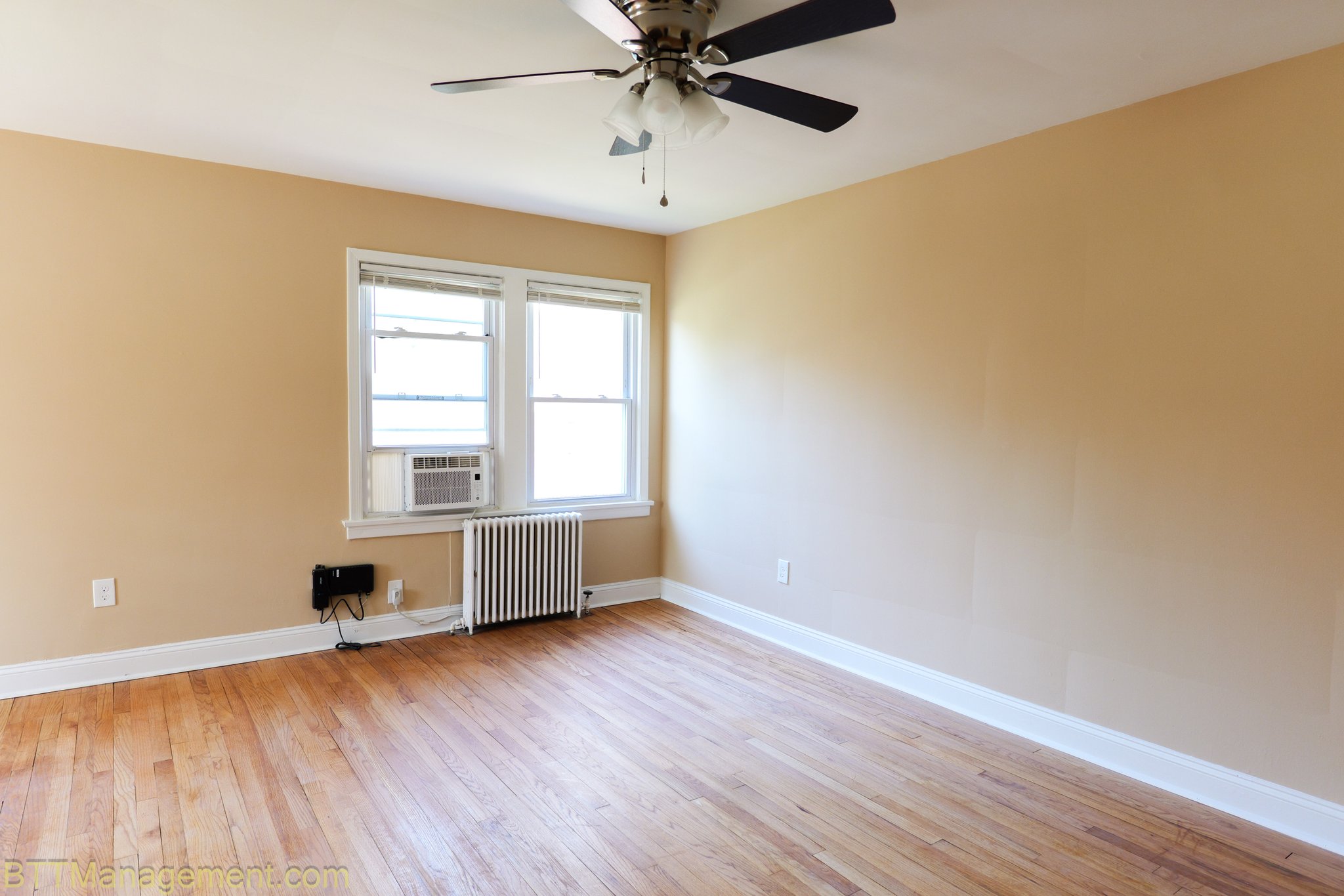 Takoma Park Apartment: 908 Hudson Ave