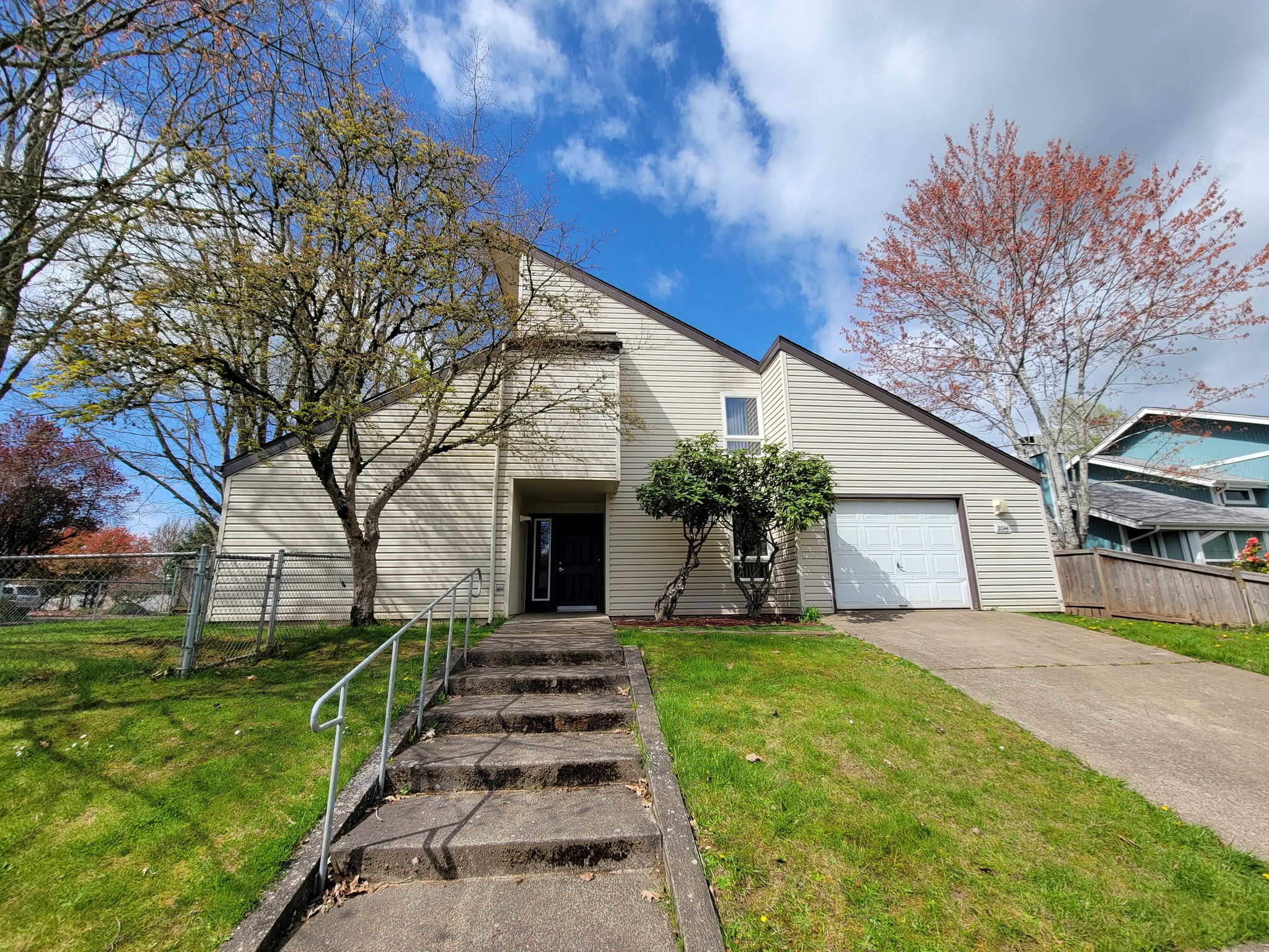 Eugene House: 2044 Assumption Street