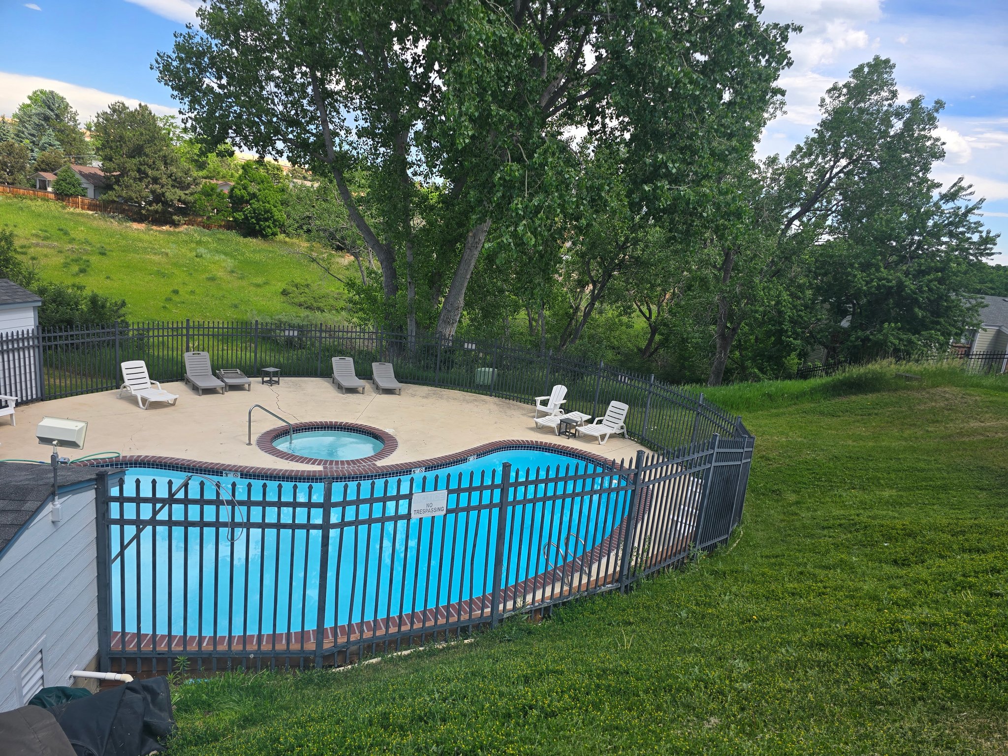 Lakewood Condo: 13085 w Cedar dr