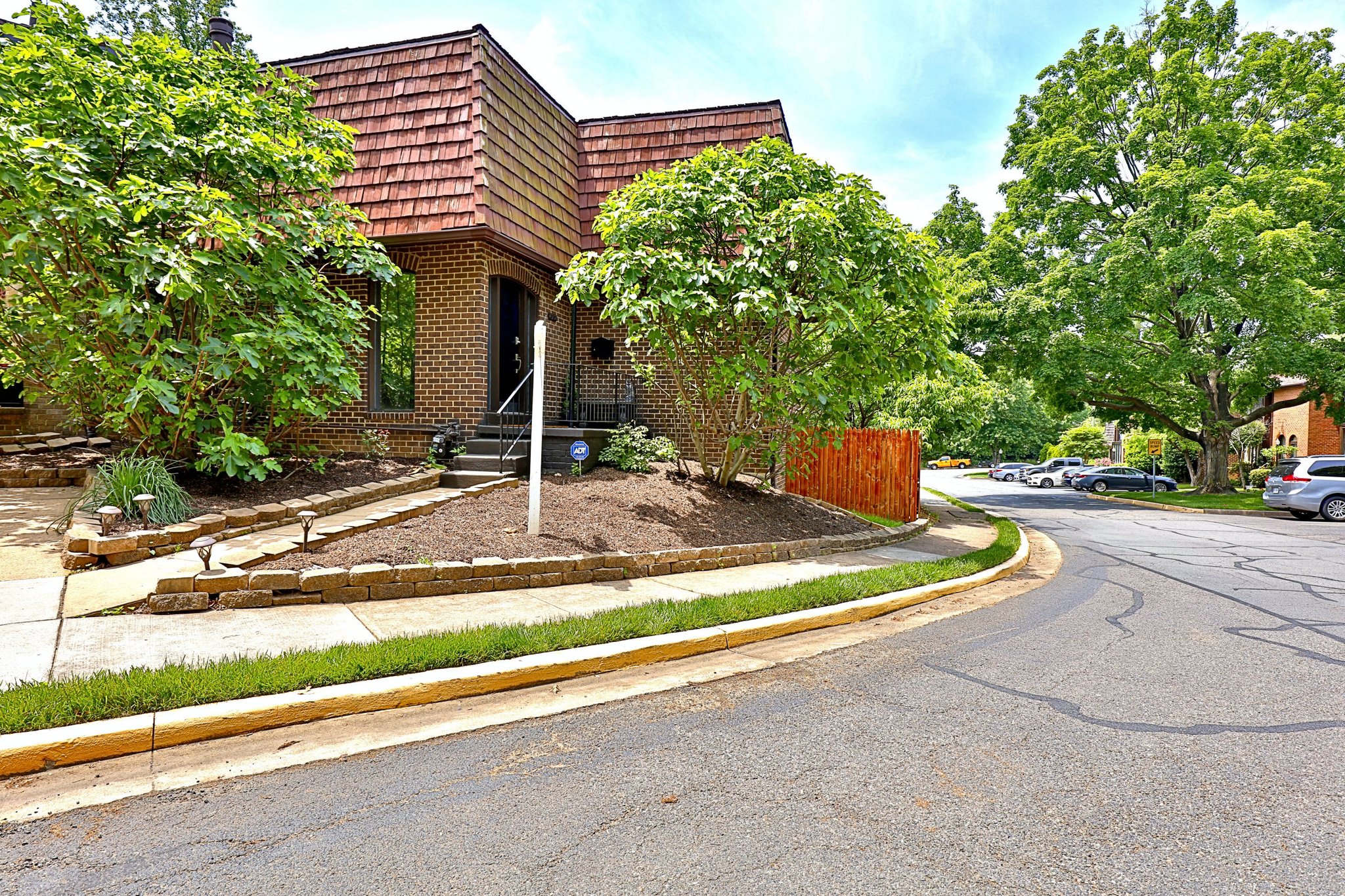 Annandale Townhome: 4912 Herkimer Street