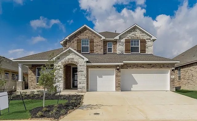 New Braunfels House: 387 Borchers Blvd 78132