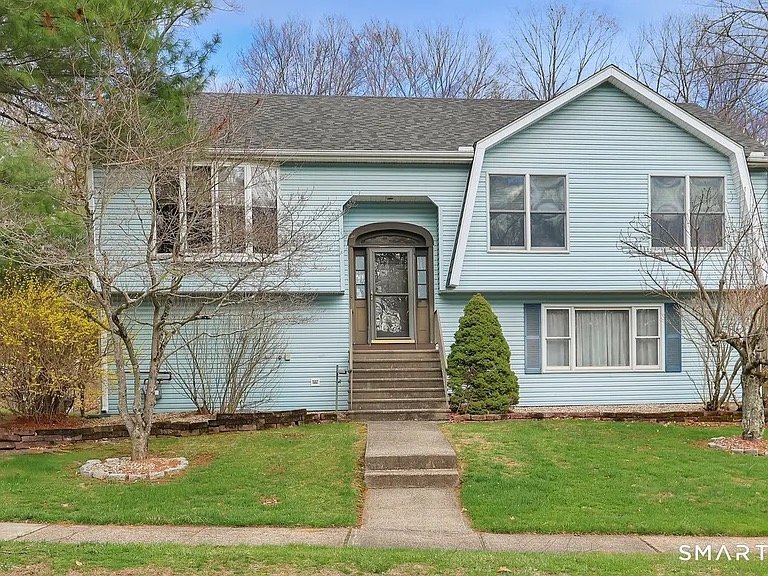 Middletown House: 314 timber ridge