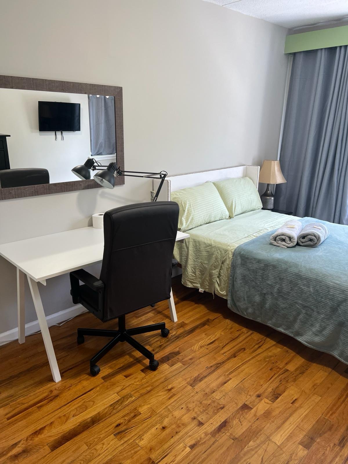 Bronx Townhome: 305 Mt. Eden pkwy