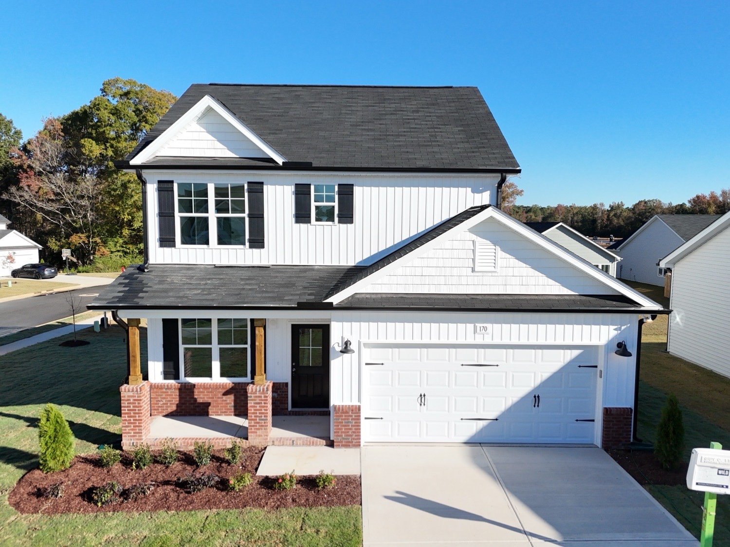 Smithfield House: 170 W Saltgrass Ln