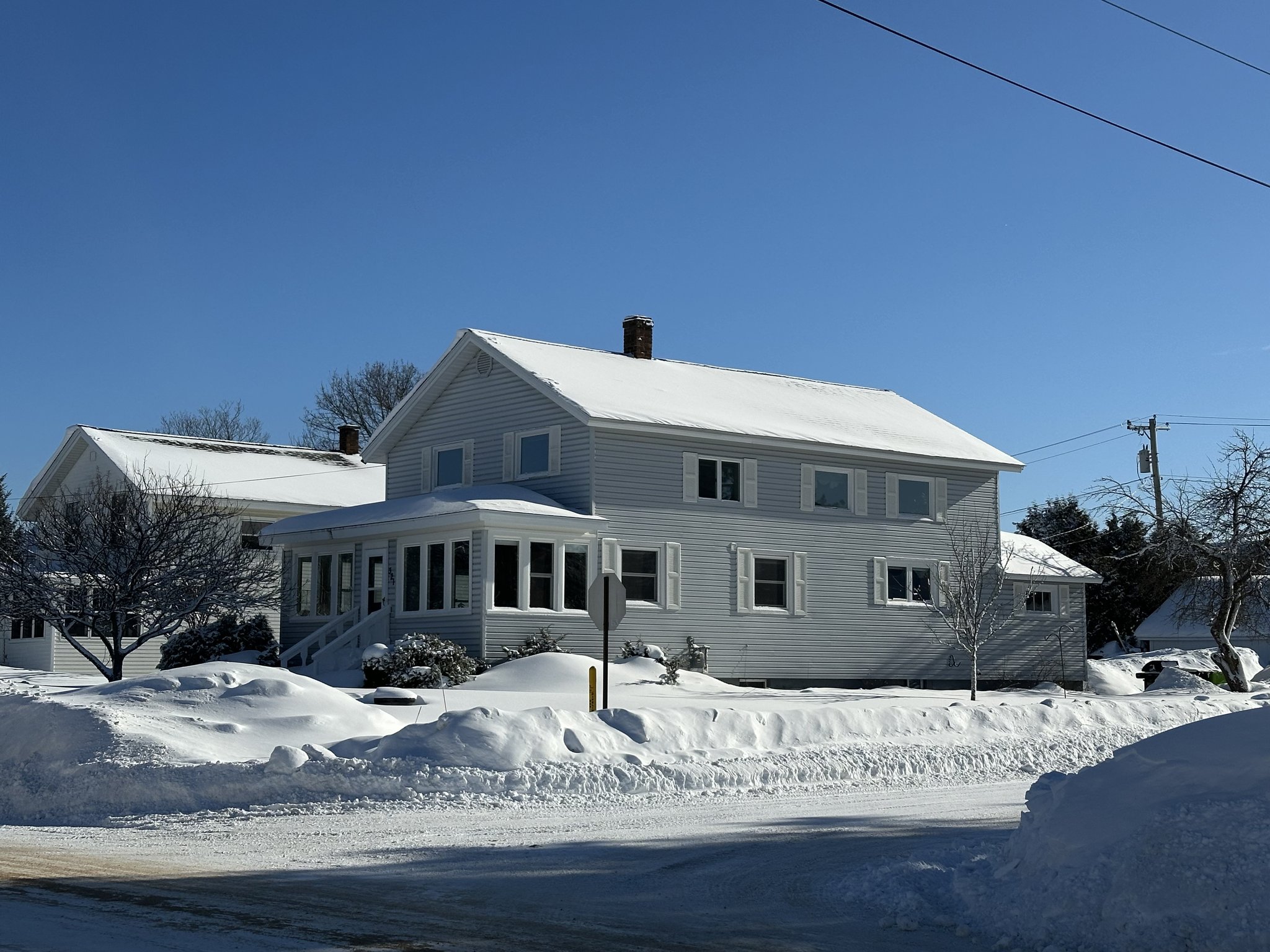 Newberry Multiplex: 321 W McMillan Ave