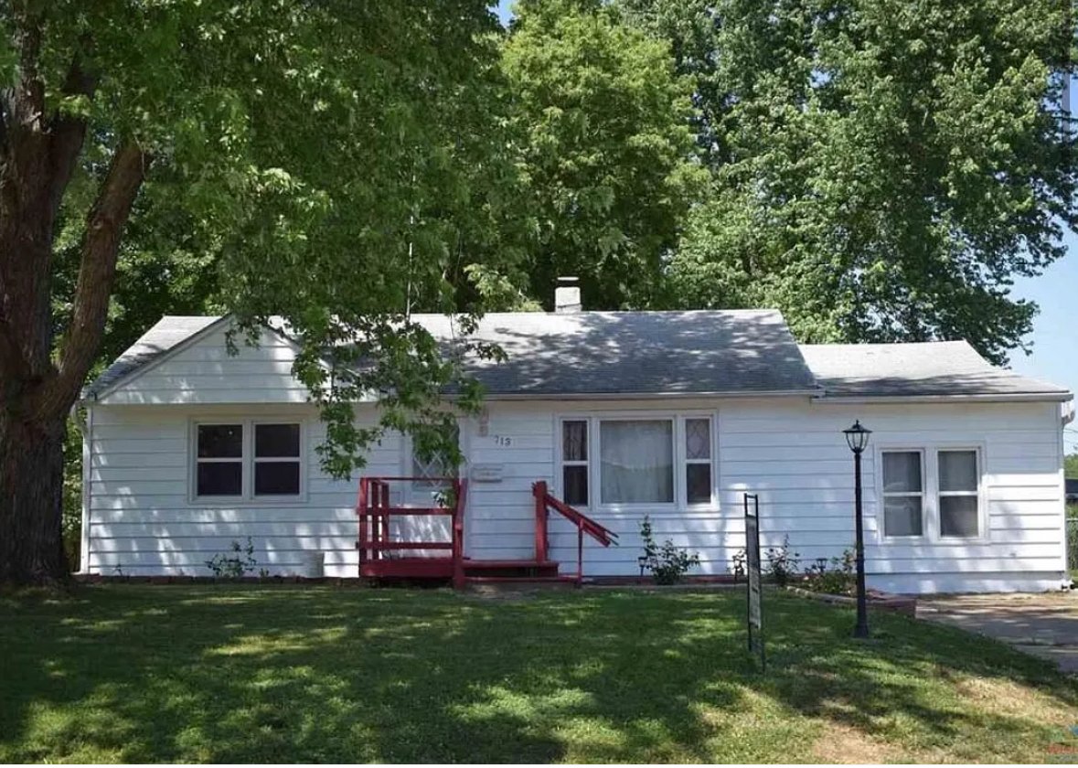 Warrensburg House: 713 Vest Dr