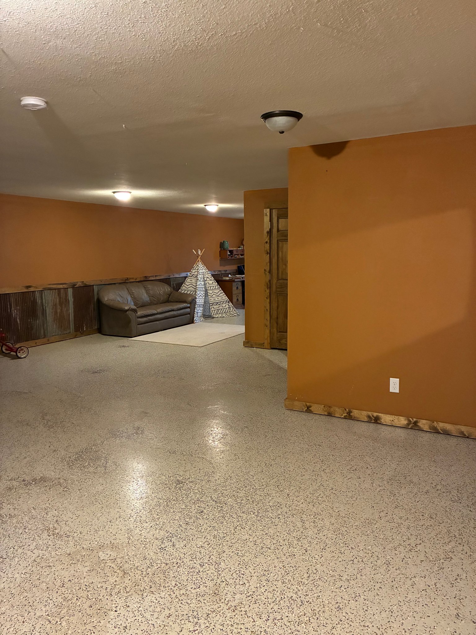 Kellerton Apartment: 409 N Clark St