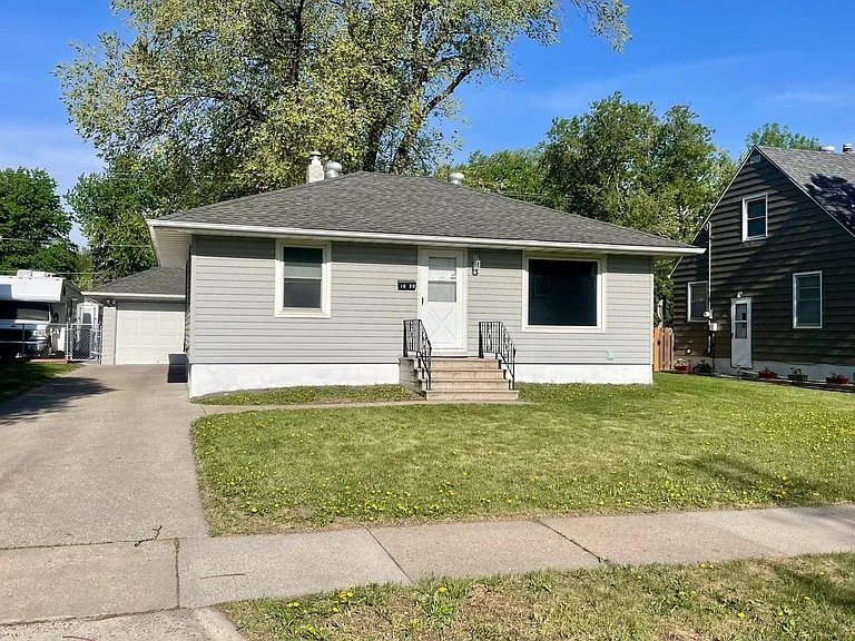 Fargo House: 1630 7th St N