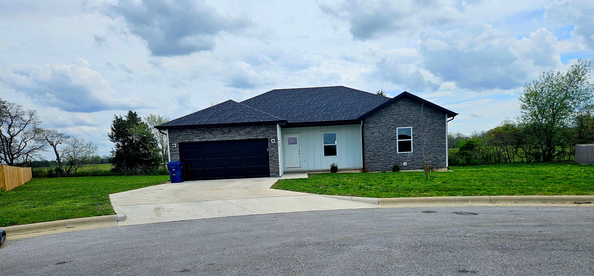 Rogersville House: 928 Dishman Cir