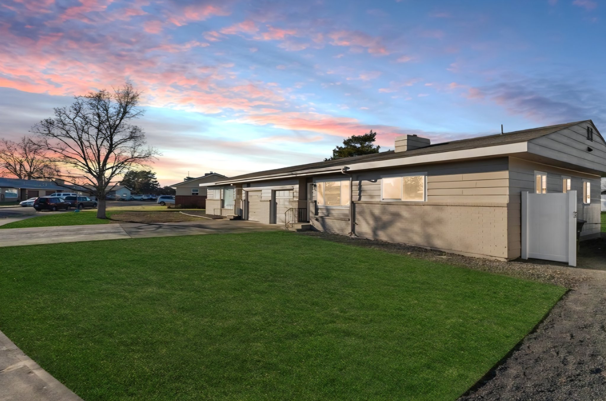 Moses Lake House: 604 W Crest Dr