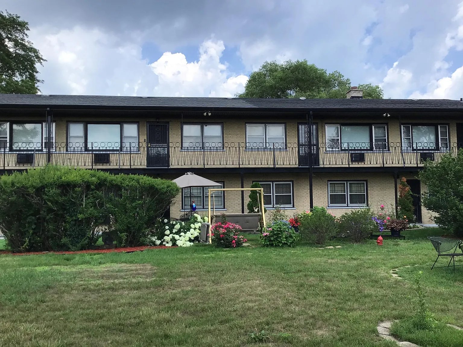 Chicago Apartment: 7043 S East End Ave