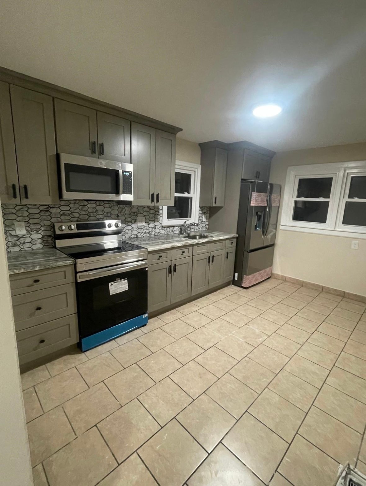 Whitehall House: 350 4th St