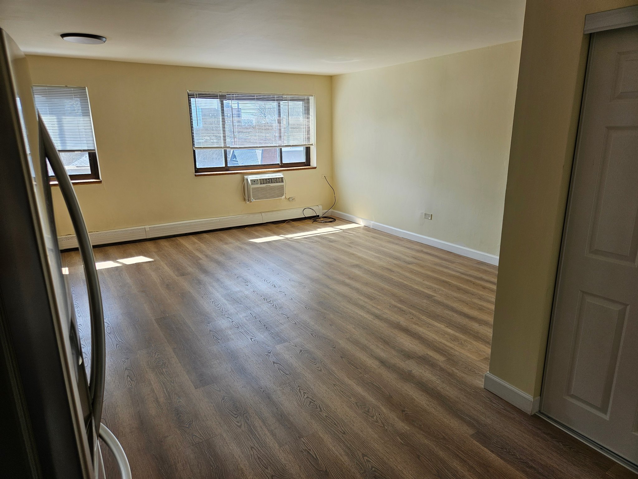 Chicago Condo: 607 W Wrightwood Ave