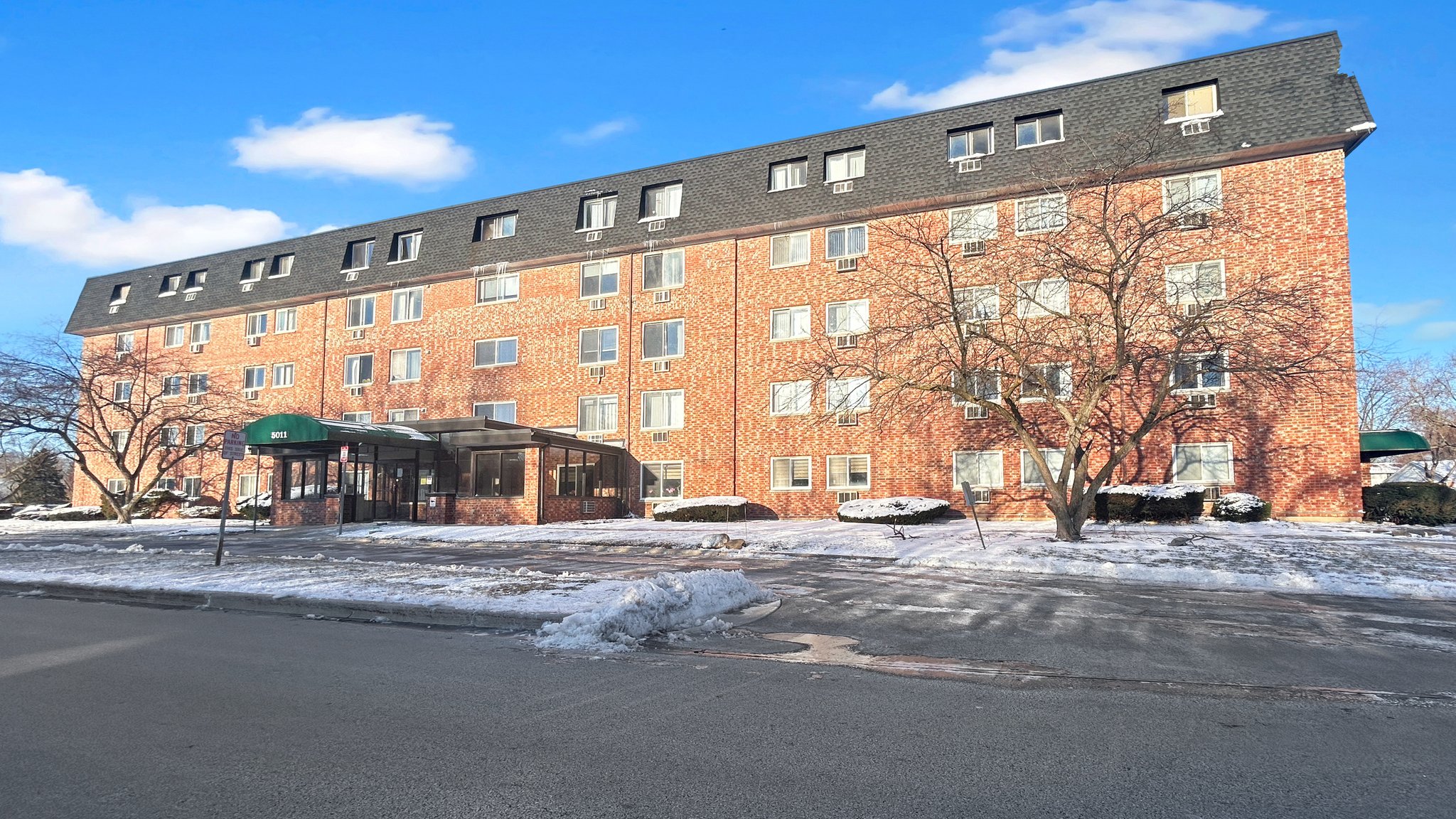 Streamwood Condo: 5011 Valley Ln