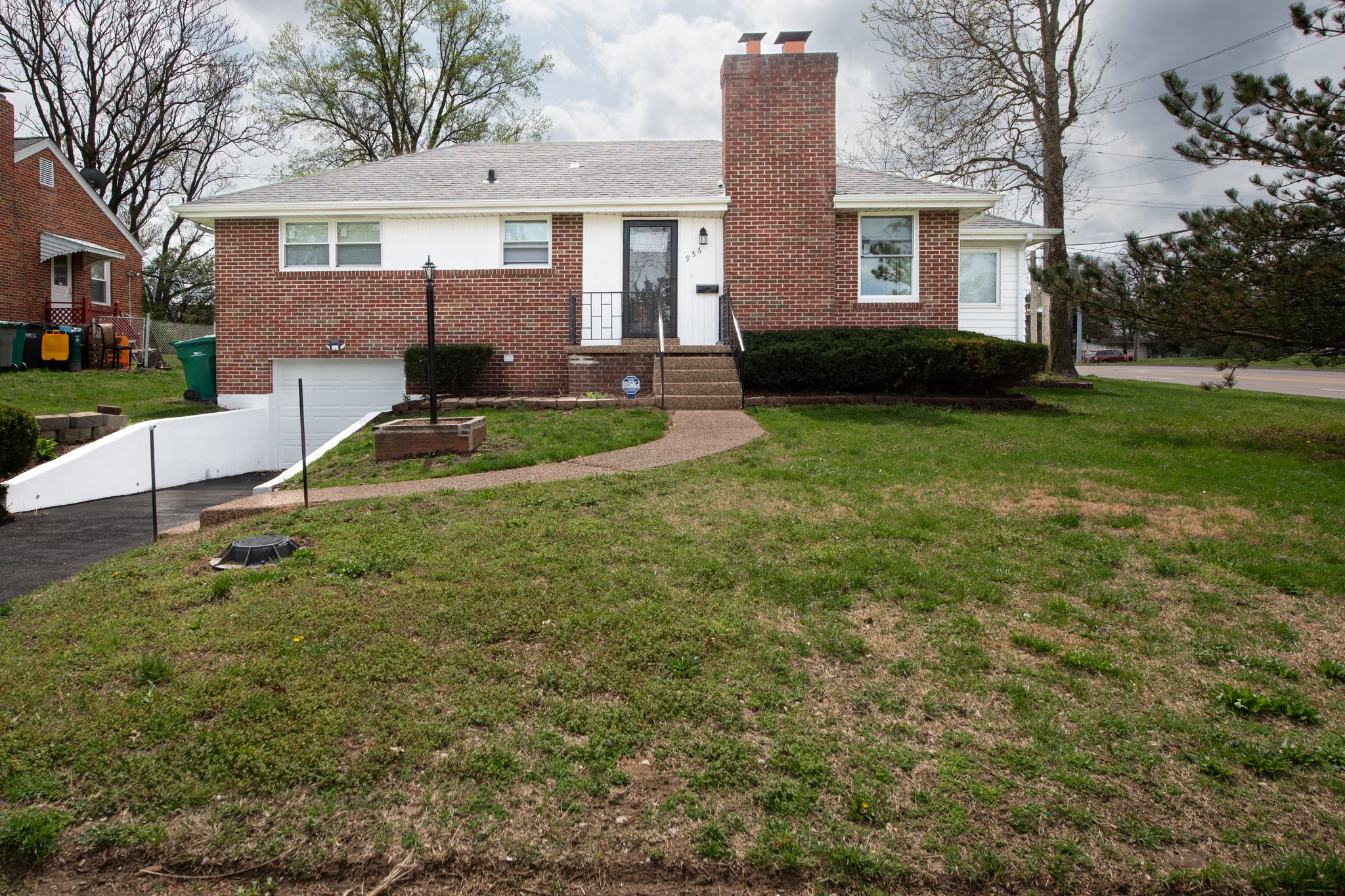 St.Louis House: 956 fontaine Place