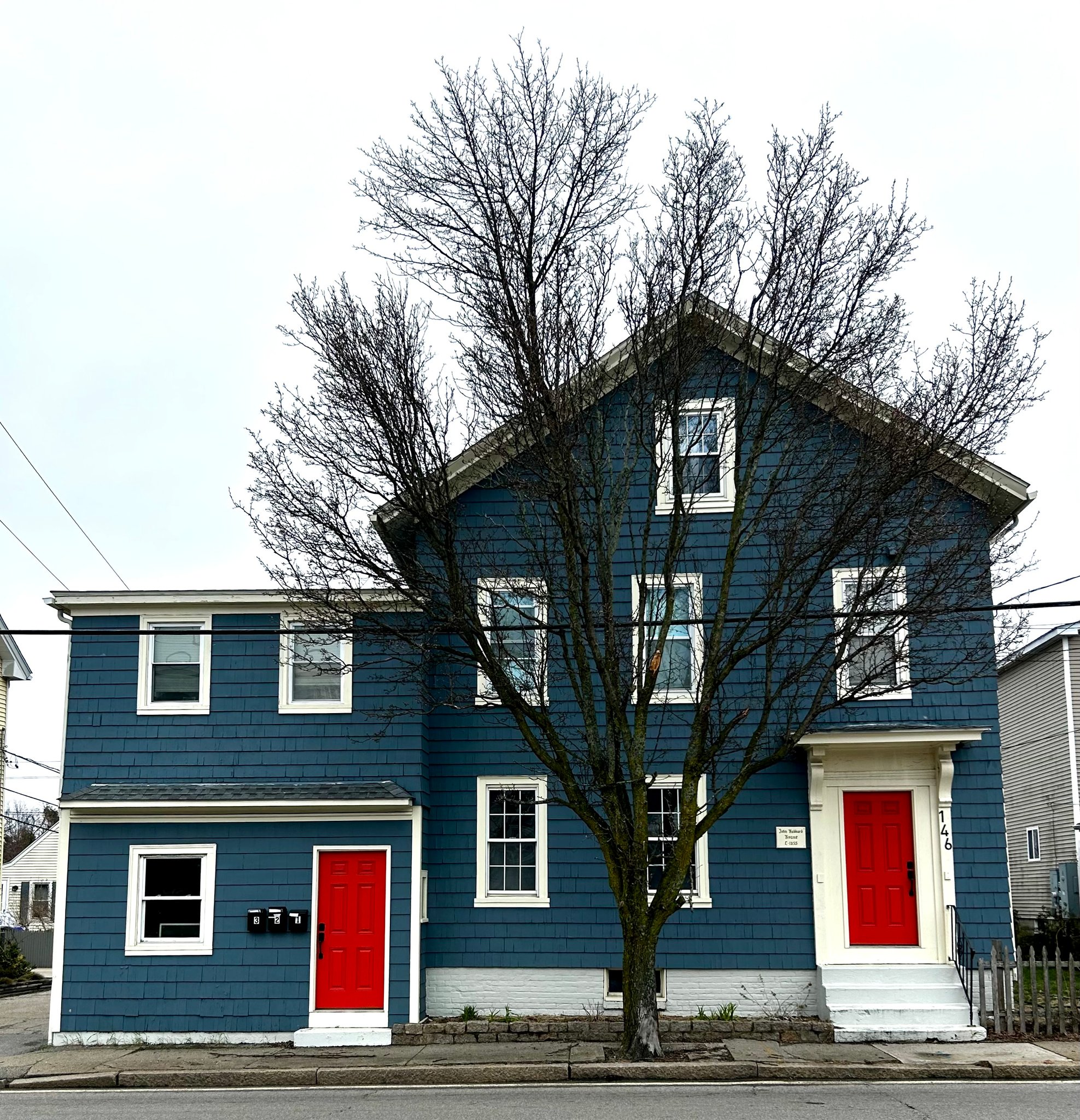 Warren Apartment: 146 Main Street