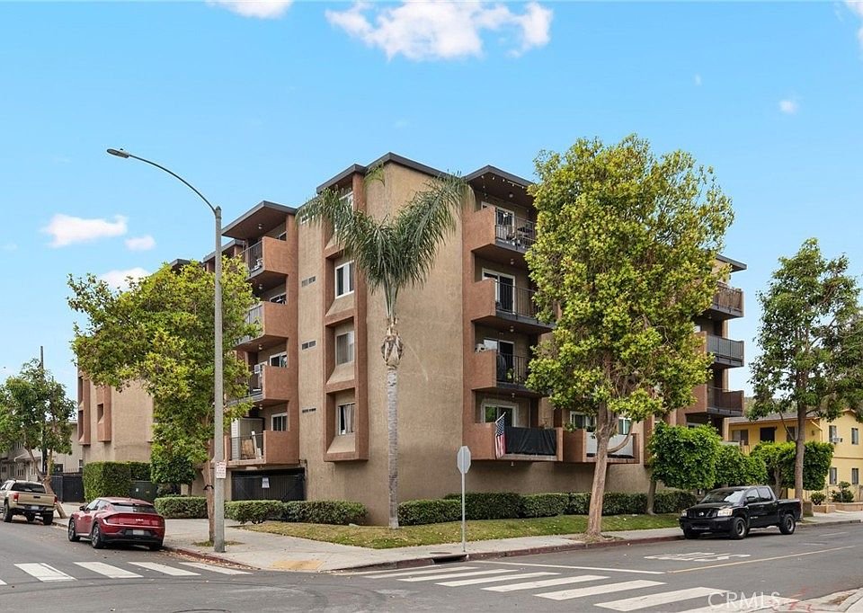 long beach Apartment: 460 Golden Ave