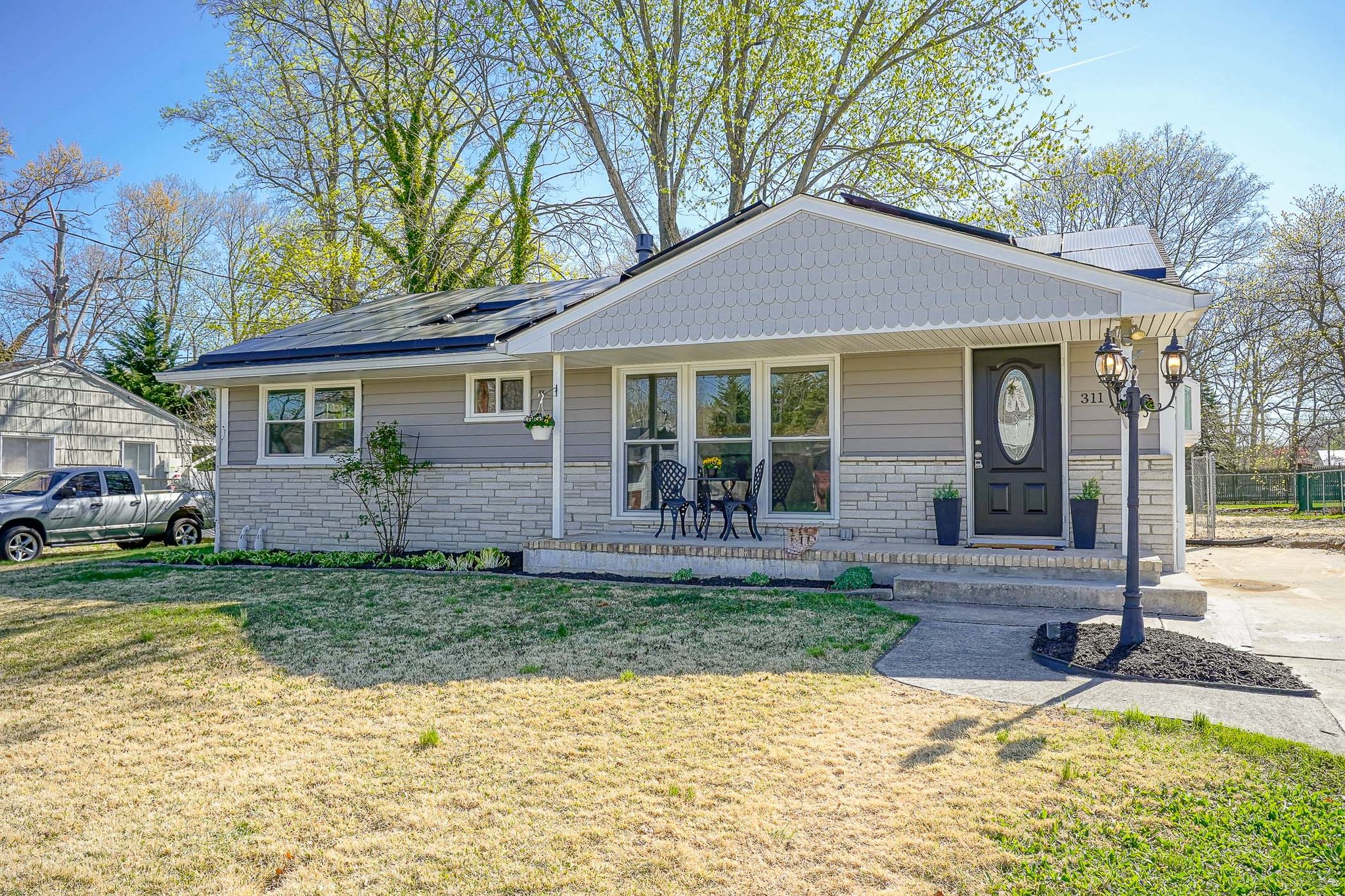 Newfield House: 311 Oakwood Dr