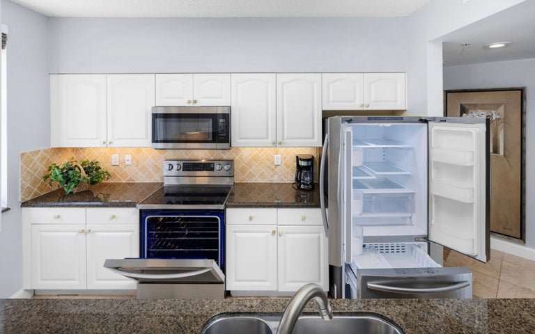 West Palm Beach Condo: 616 Clearwater Park Road 1202