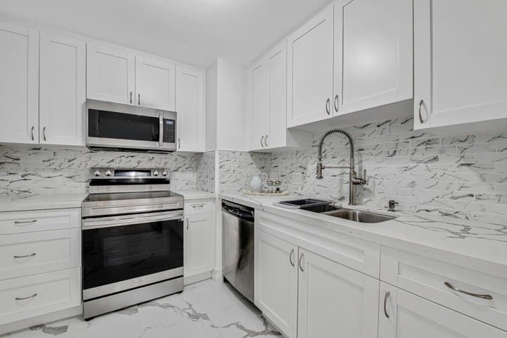 West Palm Beach Condo: 5600 N Flagler Drive 804