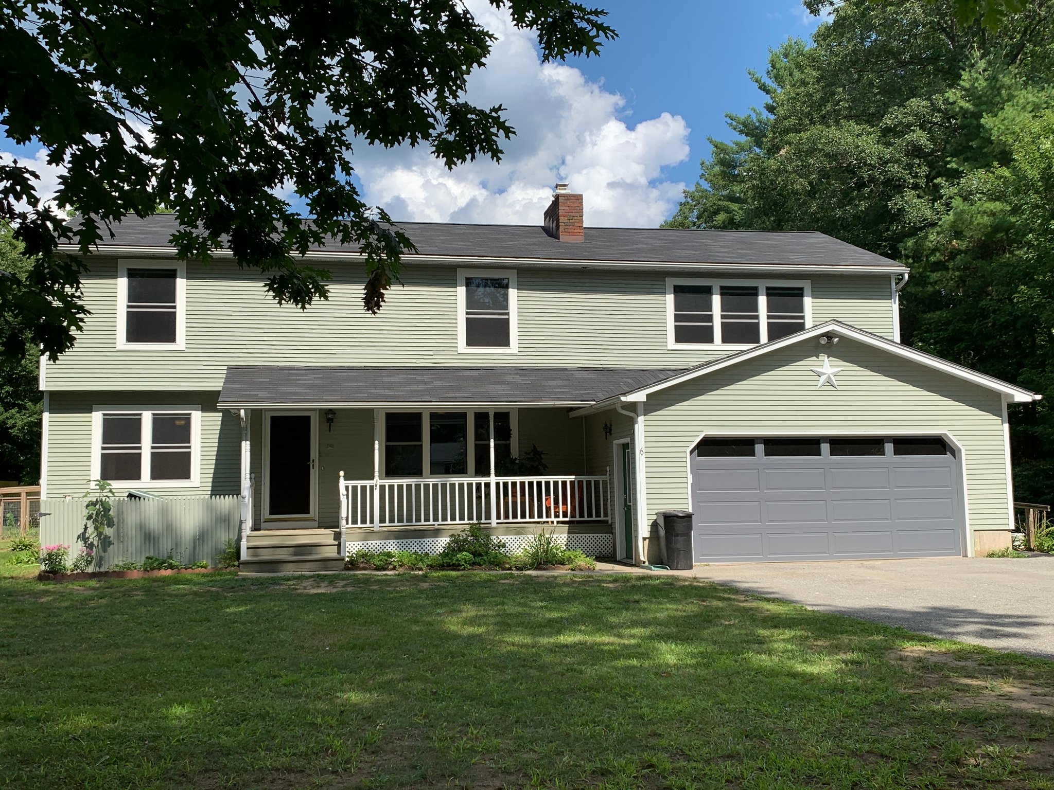 Essex House: 6 Oakwood Lane