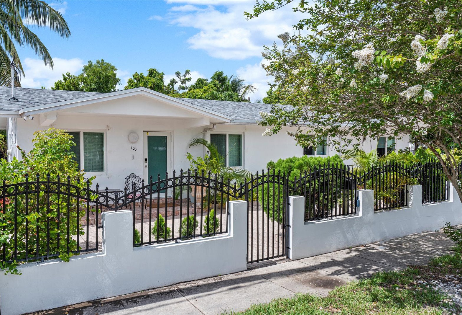 Miami House: 100 NW 40 St